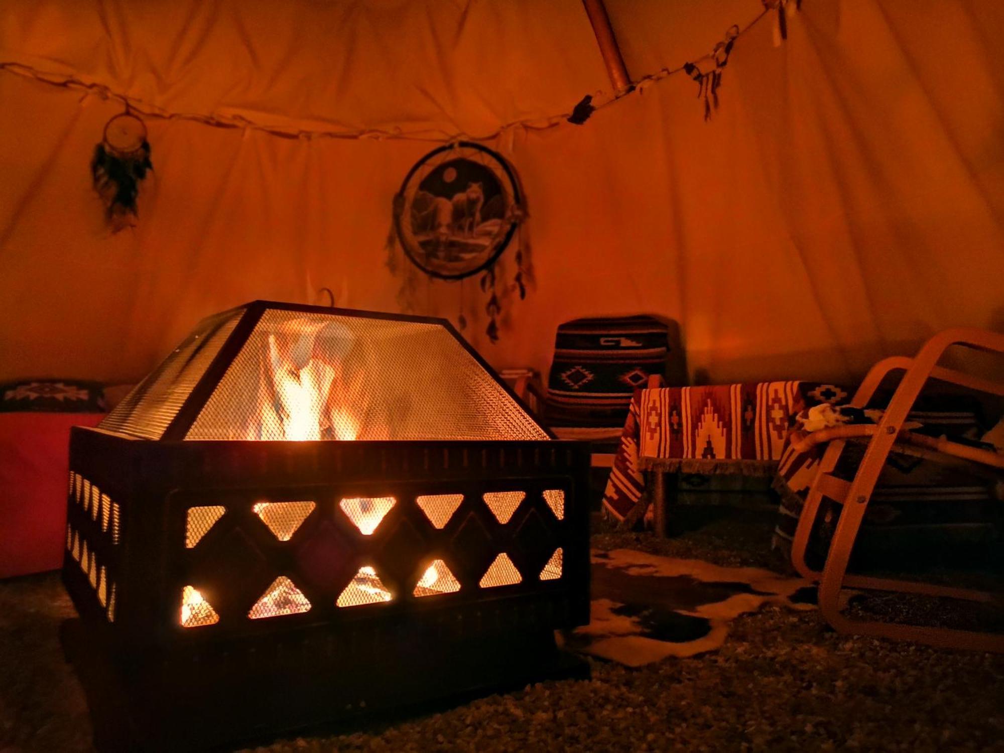 Hotel Teepee Camp Lounky Chodouny Exteriér fotografie