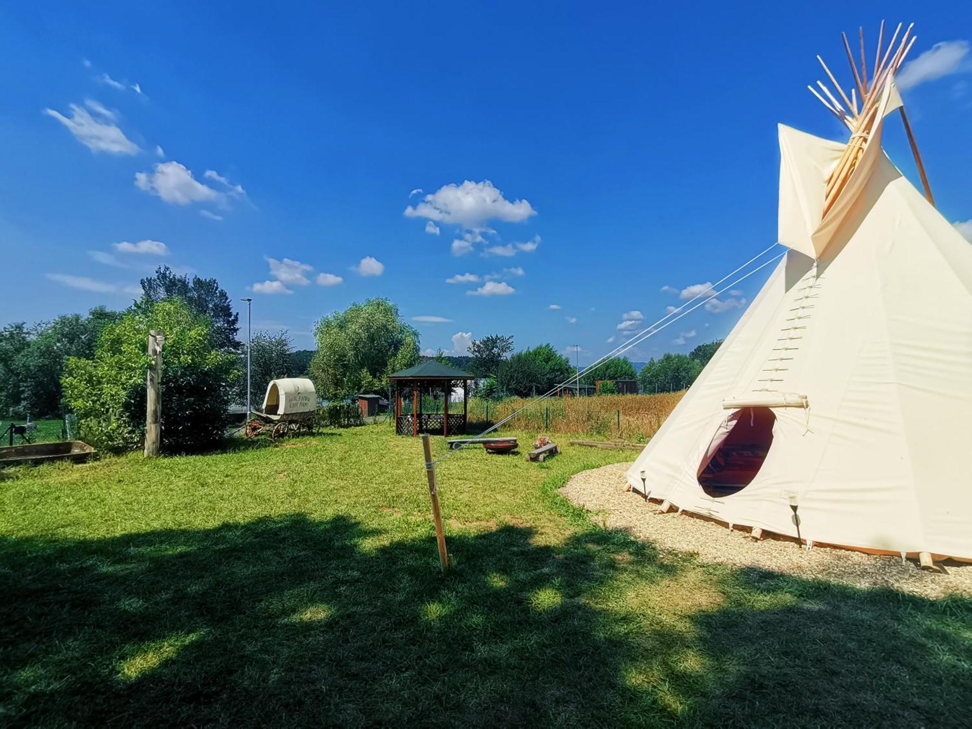 Hotel Teepee Camp Lounky Chodouny Exteriér fotografie